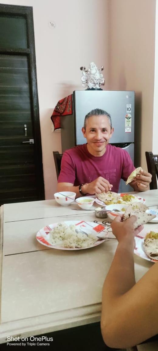 Shakti Villa Home Stay آغْرا المظهر الخارجي الصورة