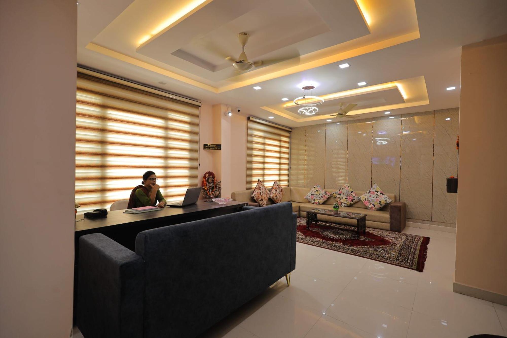 Shakti Villa Home Stay آغْرا المظهر الخارجي الصورة